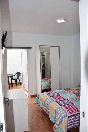 Double Room, Private Bathroom (with terrace) | Free WiFi, bed sheets - Quintana Rooms (Aguimes)