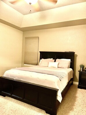 5 bedrooms, free WiFi, bed sheets