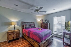 4 室のベッドルーム、WiFi、ベッドシーツ