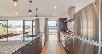 Lofty Quarters - Hamner Springs Holiday Home