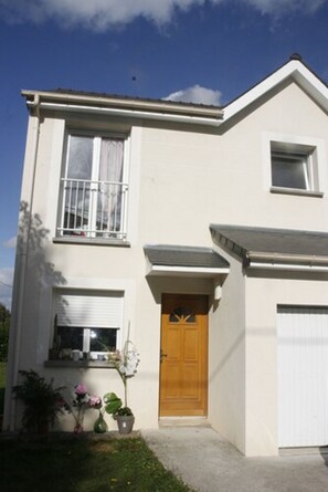 Front of property - Les petits déjeuners de flo (Nozay)