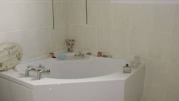 Double Room, Shared Bathroom | Deep-soaking bathtub