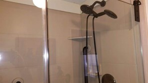 Luokittelematon kuva, 3 kautta 45, painike