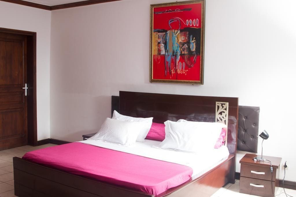 Free WiFi, bed sheets