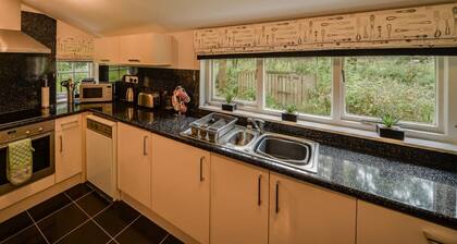 Gardens Cottage - Family Friendly Cottage on the Beautiful Blairquhan Estate