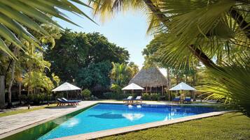 Cottage, Poolside (Gardenview) | Premium bedding, in-room safe, desk, laptop workspace