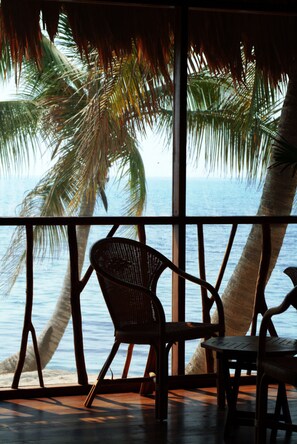 高档床上用品、客房内保险箱、特色装修、特色家居