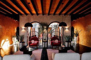 42-Zoll-Smart-TV mit Kabelempfang, Fernseher