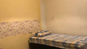 2 quartos, ferros/tábuas de passar roupa, Wi-Fi, roupa de cama