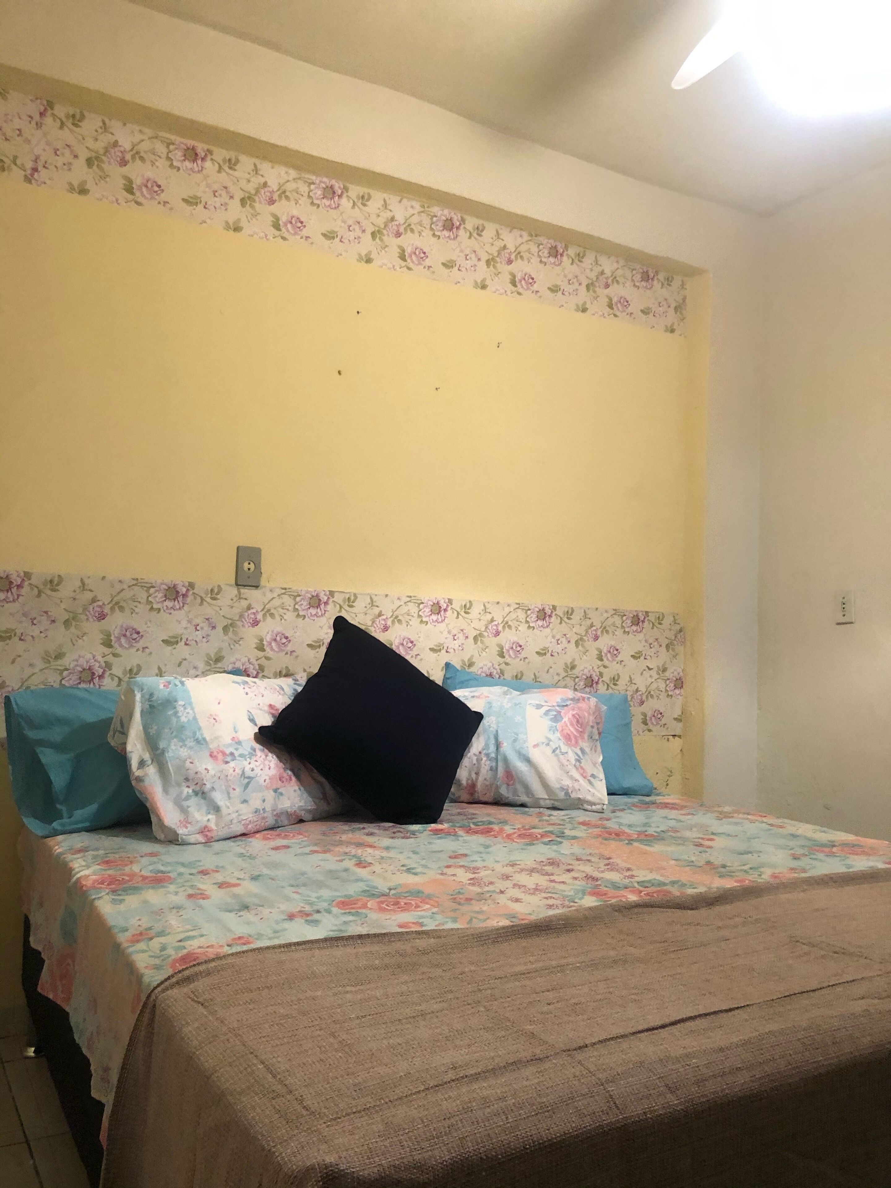 2 quartos, ferros/tábuas de passar roupa, Wi-Fi, roupa de cama