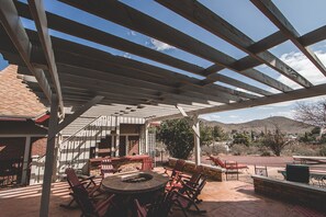 BBQ/picnic area - Greenway Manor (Bisbee)