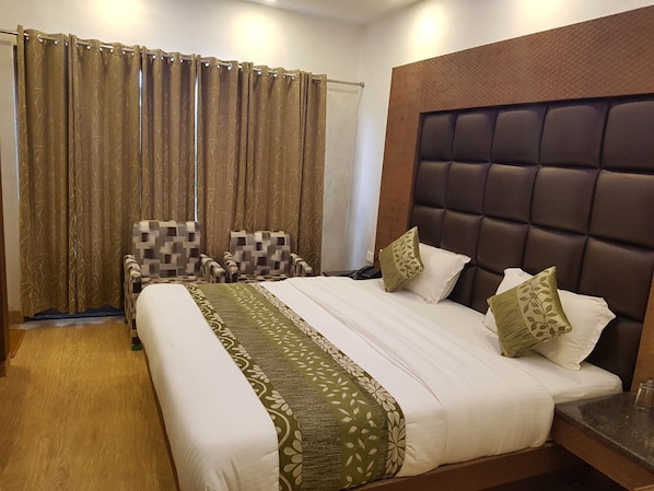 Habitación doble superior | Insonorización, camas extra, wifi gratis y ropa de cama 
