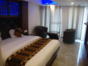 Superior Double Room | Soundproofing, rollaway beds, free WiFi, bed sheets - Hotel Hamers International (Dehradun)