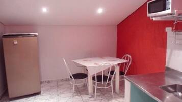 Geladeira, micro-ondas