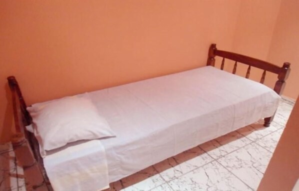 Single Room | Bed sheets