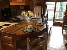 Ginseng | Individually decorated, individually furnished, bed sheets