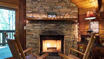 Häämatkamökki | Yksilöllisesti sisustettu, yksilöllisesti kalustettu, vuodevaatteet