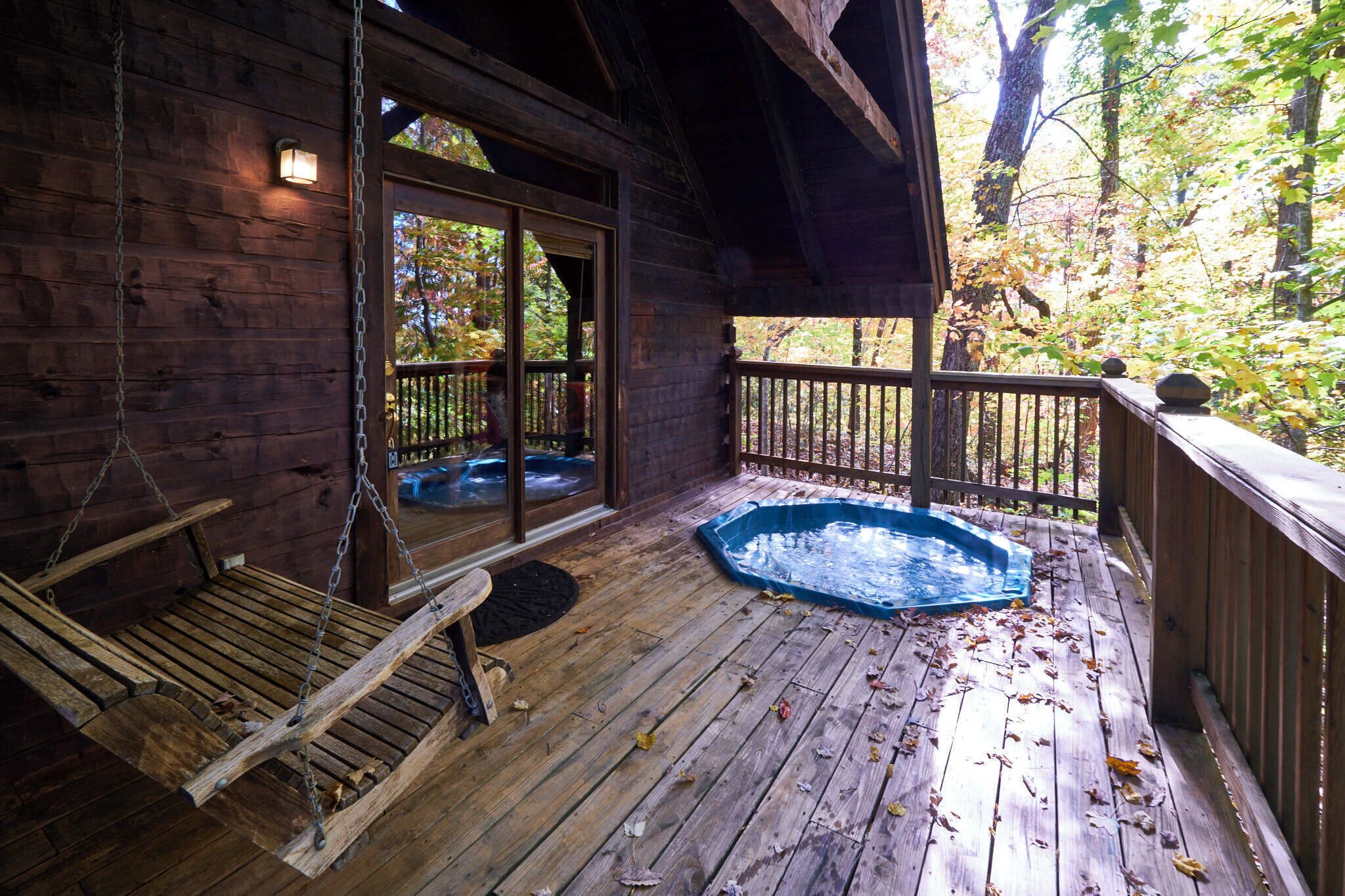 Romantic Cabin | Individually decorated, individually furnished, bed sheets