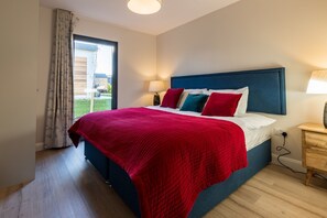 Comfort Cabin | Egyptian cotton sheets, premium bedding, down comforters - Boyne View House (Trim)