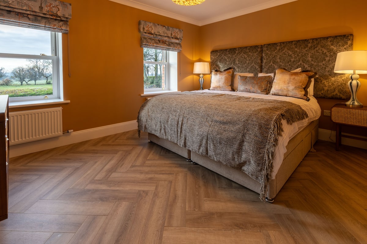Exclusive Cottage | 2 bedrooms, Egyptian cotton sheets, premium bedding, down comforters