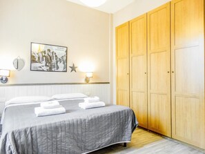 Comfort Room, Multiple Bedrooms, Private Bathroom, Courtyard View - Il Giglio Guest House (Florence)
