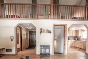 Cabin, 2 Bedrooms | Private kitchen