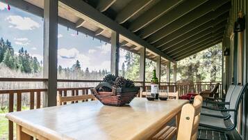 Cabin, 2 Bedrooms | Balkoni