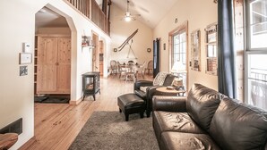 Cabin, 2 Bedrooms | Living room - Clear Creek Cabin (Leavenworth)