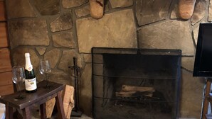 Interior detail - Gatlinburg Mountain Magic Hot Tub Cabins (Sevierville)