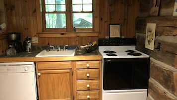 Romance and History | Private kitchen | Fridge, microwave, oven, stovetop