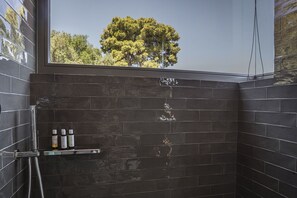 Villa | Douche de la salle de bain