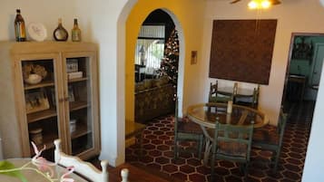 Sudah termasuk sarapan ala Inggris setiap hari