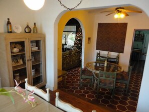 Bao gồm bữa sáng kiểu Anh hàng ngày