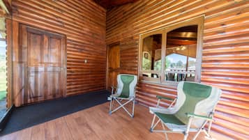 Deluxe Studio Suite | Terrace/patio