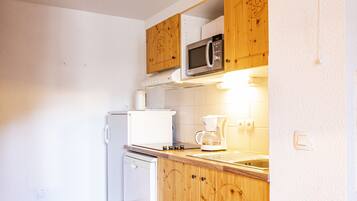 Refrigerador, microondas, lavavajillas, cafetera/tetera