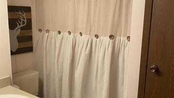 Baignoire, serviettes fournies