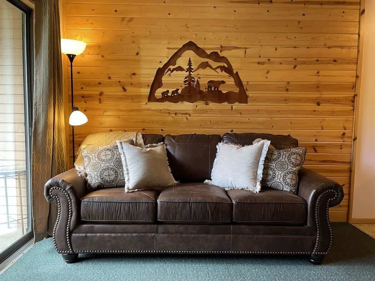 TV, fireplace, offices