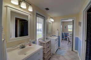Bathroom - Estero Bay View Studio Apatment (Fort Myers Beach)