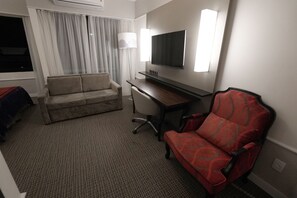 Deluxe Quadruple Room | In-room safe, desk, laptop workspace, free WiFi - SP Stays Peixoto Gomide (São Paulo)