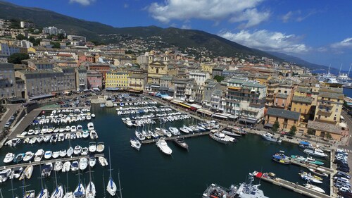 T2 Saint Angelo rénové au pied de la Citadelle