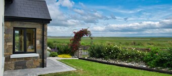 The boathouse: modern house by the sea