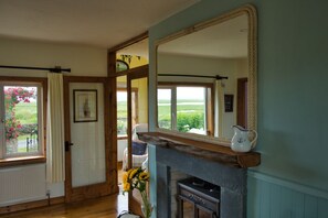 Interior - The boathouse: modern house by the sea (Kilkee)