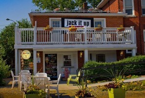 Exterior - Distinctive Inns of Kingsville Inn31 (Kingsville)