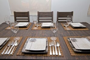 Dining - Kanda Zen Apt 5 - Luxury  pool & water views (Pompano Beach)