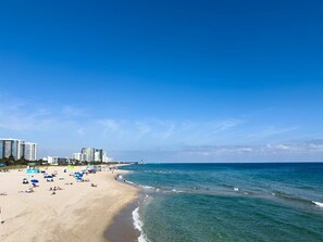 Solsenger og strandhåndklær