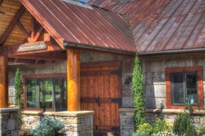 Exterior - Eagles Nest 1 BR Cabin - Close to Beech Mtn (Banner Elk)