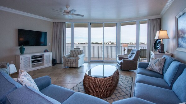 Televisio, takka, MP3-telakointiasema