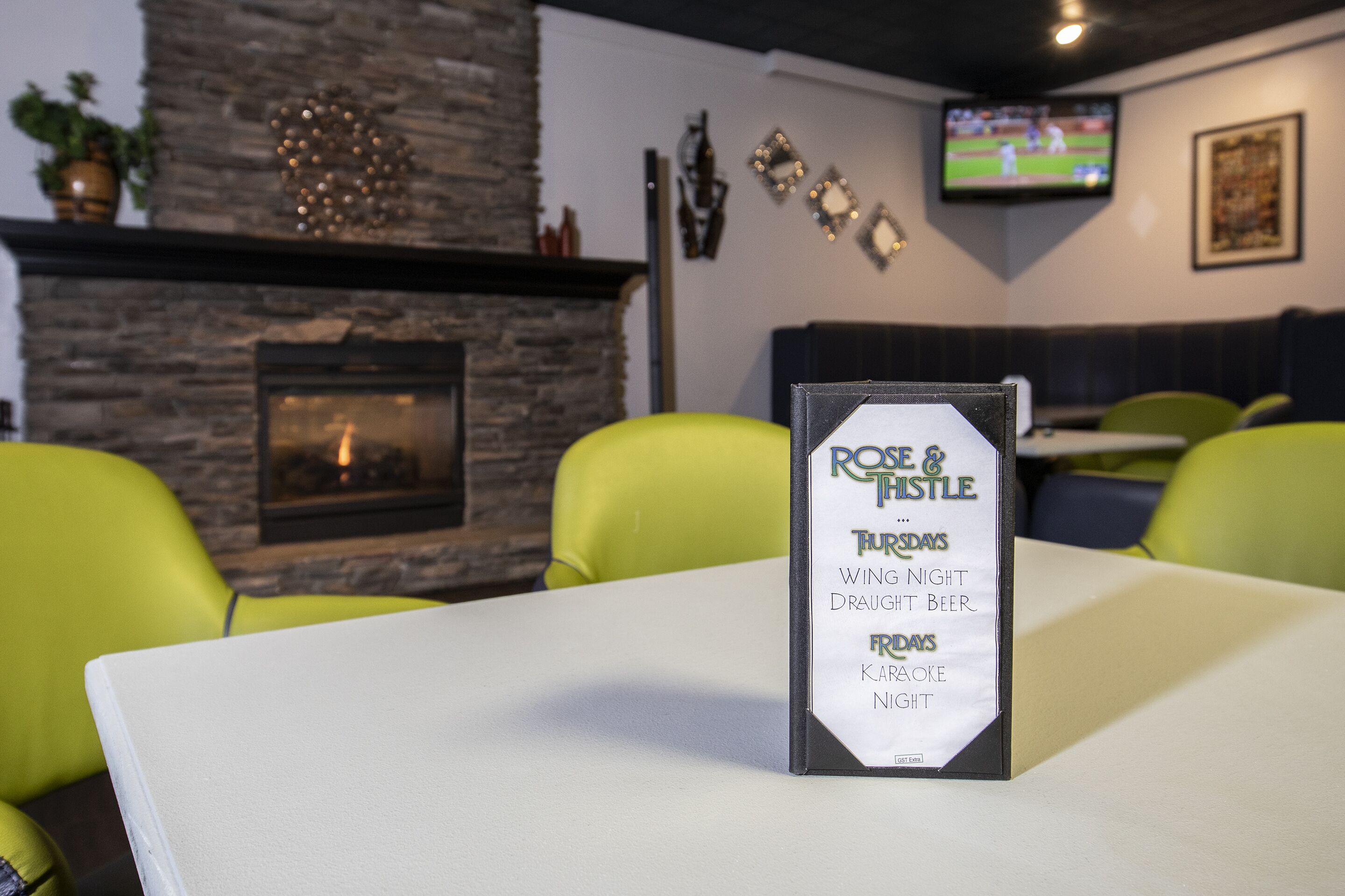 serves lunch, dinner and happy hour