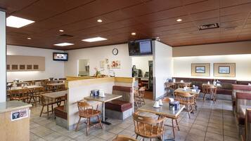 Daily cooked-to-order breakfast for a fee