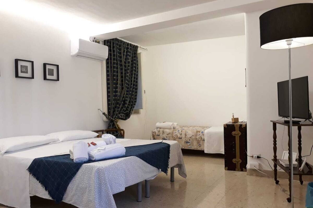 Individually furnished, desk, cots/infant beds, free WiFi